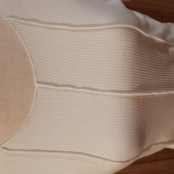 ☁️Windsor White Short-Sleeve Crop Top☁️ - Picture 2 of 7